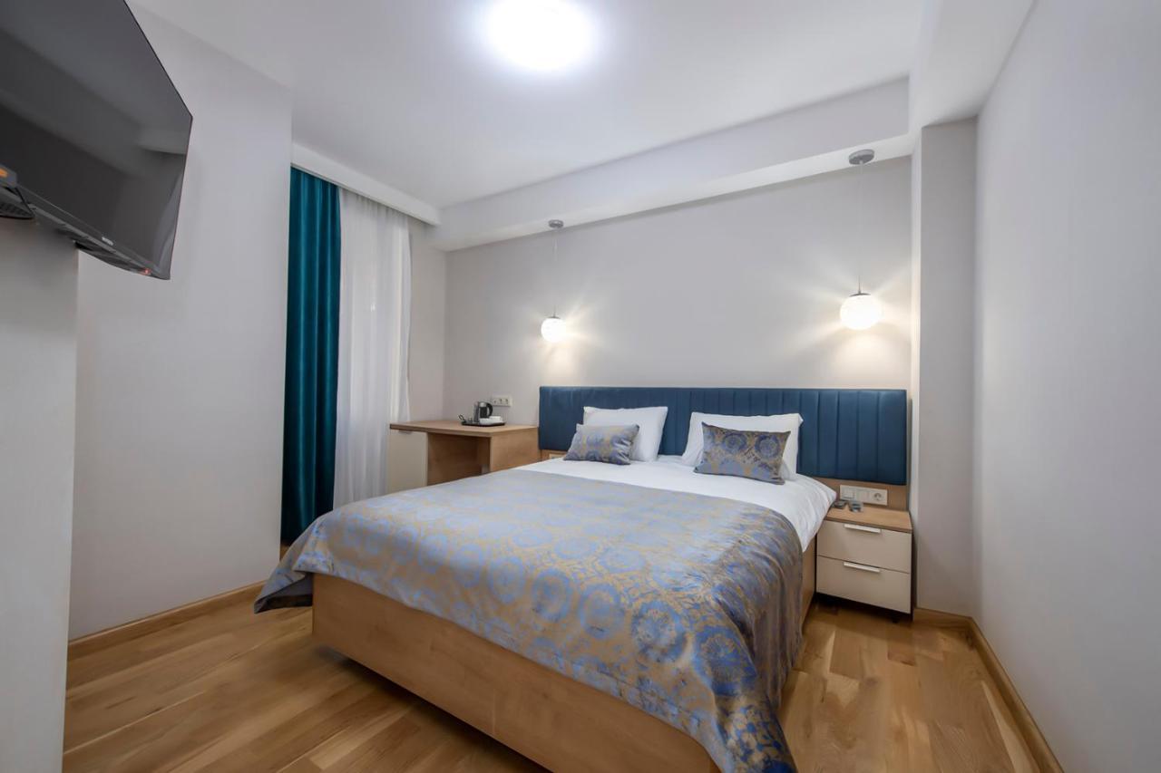 Hotel Solo Tbilisi Exteriör bild
