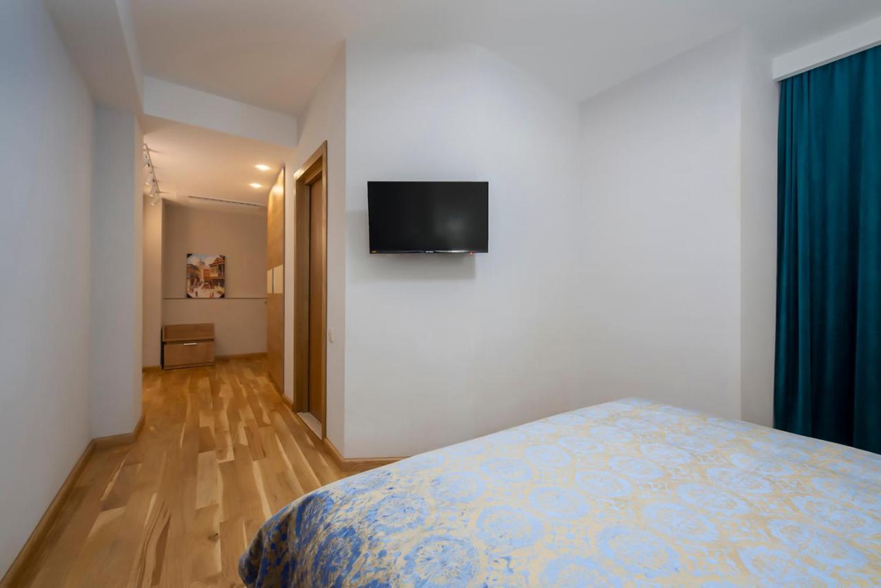 Hotel Solo Tbilisi Exteriör bild